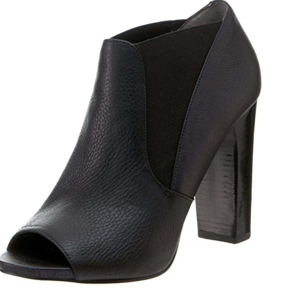 NINE WEST 'HOPPY' ANKLE BOOT LEATHER SIZE 9 Pre-owned great style-great height!